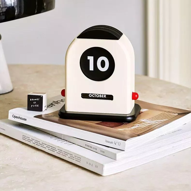 Nordic Vintage Wooden Perpetual Table Calendar – Decorative & Functional