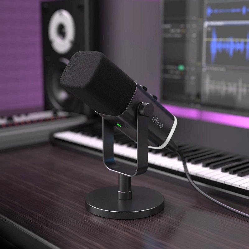 Microphone with RGB Lighting Microphone with RGB Lighting